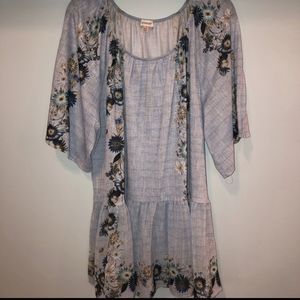 Avenue 22/24 blue and floral tunic new without tags